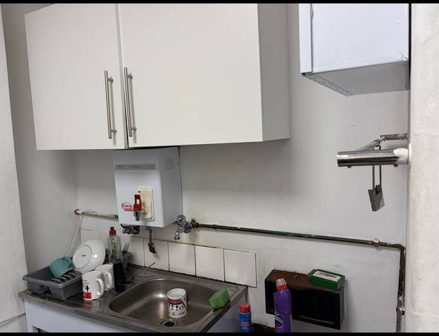 390M² RETAIL TO LET IN STAMFORD HILL